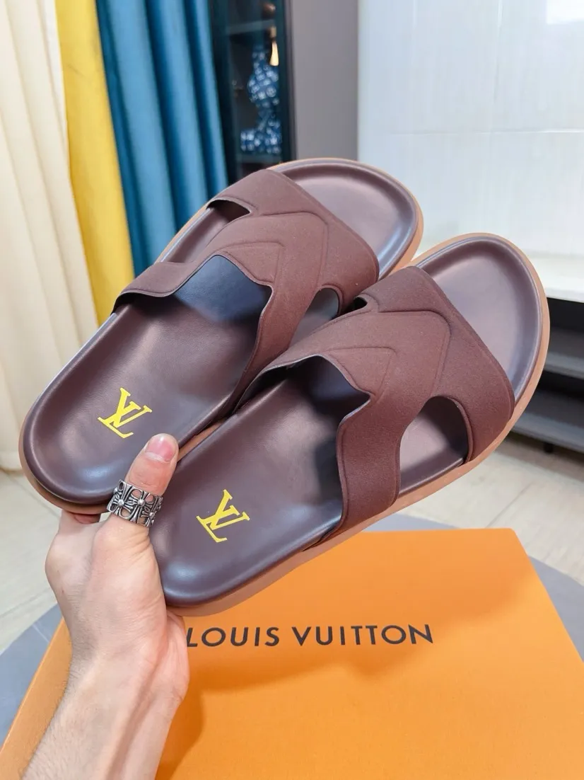 Men's shoes 💰300🌹🌹【LV】Multi-color new men's slippers, original top quality version, original special frosted cowhide➕sheepskin inner and side, non-slip combination sole, more stable walking, more comfortable and lightweight, high-end and generous, size: 38~44